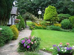 Google Image Result For Http Www Aldencottage Co Uk Alden 2520cottage 2520self Catering Jpg Small Cottage Garden Ideas Cottage Garden Cottage Garden Design