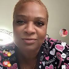 她使用了這個⬇️  https://www.daddybutter.com/product/oral-detox-gel-toothpaste-mouthwash-cleanse/