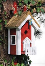 Sweet Bird House From Doris Mamaskram Blogspot Com Dekorative Vogelhauser Tierhauser Holz Im Garten