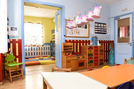 Θεοδωρικάκος ανέφερε ότι οι 1.600 δημοτικοί και βρεφικοί σταθμοί σε όλη τη χώρα, που φιλοξενούν περίπου 90.000 παιδιά θα λειτουργήσουν με τους ίδιους κανόνες που θα ισχύσουν για τα δημοτικά και τα νηπιαγωγεία. Yp Eswterikwn E3etazetai To Anoigma Twn Paidikwn Kai Brefonhpiakwn Sta8mwn Ypo Proypo8eseis Eidhseis Nea To Bhma Online