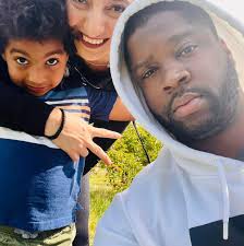 Are there any cdjs that you can play 4 songs