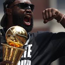 Can we get Jaylen Brown x Oakley in 2025 👀 JB has been showing the brand  love. From rocking the iconic Over-The-Top sunglasses in the tunnel to  sporting the Plantaris pair during