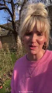 Crystal expert, energy and spirit healer Emma Lucy Knowles is back this  month to show us how to keep our spirits high with uplifting mantras,  crystal bathing, and candle gazing