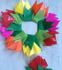 Blumenwiesenkranze Aus Transparentpapier Blumen Basteln Basteln Mit Transparentpapier Transparentpapier