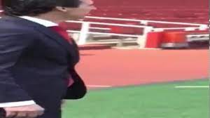 El gif animado de emery unai unaiemery perfecto para tus conversaciones. Unai Emery Wide Walking Meme Youtube