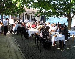 Iskelenin iki yanına attıkları masalarda denize sıfır konuşlanabilir, boğazın en. Good Bosphorus Side Eats On Istanbul S Asian Side Culinary Backstreets