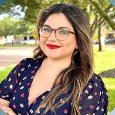 Caressa Bateman's Instagram, Twitter & Facebook