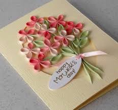 Unas manos recortadas unidas con algún mensajito escrito es una idea genial las tarjetas con corazones son infaltables en fechas como el día del padre o día de la madre.se realizan los dibujos de corazones sobre papeles. Tarjetas Para El Dia Del Maestro Hechas A Mano Tarjetas Relacionadas