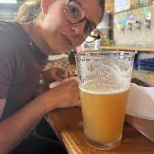 Sara Brackett's Instagram, Twitter & Facebook