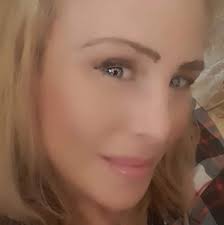 This reading nook though... 😱😱  https://inspiringdesigns.net/oversized-wooden-reading-nooks/