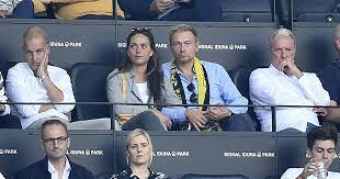 Her boyfriend was christian, was born on january 7, 1979, in wuppertal, west germany. Fdp Chef Lindner Sitzt Jetzt Im Bvb Wirtschaftsrat Kein Einzelfall Nw De