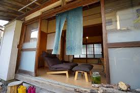 風景に溶け込む 築40年の平屋でスローな暮らしを満喫 我が家の暮らし 1 自宅で インテリア 収納 和モダン 部屋