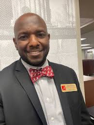We applaud Fellow Dr. Milton Nettles (2008) for joining The University of  Alabama Honors College Board of Visitors and mentoring students  participating in the Honor's College inaugural BIG Ideas competition. Thank  you
