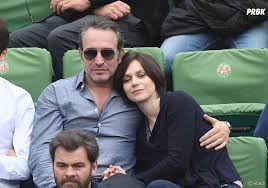 Public a rapporté dans son édition du 6 mars 2020 que nathalie péchalat et jean dujardin quitteront la france pour s'installer en suisse. Jean Dujardin Et Nathalie Pechalat Vivent Le Grand Amour Purebreak