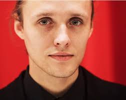 The exposition is lackluster and doesn't elaborate much on his capacity for complexity, but a strong performance delivered by bartosz bielenia is as intense as it is meek. Bartosz Bielenia Bardzo Chroni Swoja Prywatnosc Kim Jest Jego Dziewczyna Viva Pl