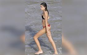 PICS] Cindy Crawfords Daughter Kaia Gerber Twins Bikini