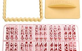 Zenker 44827 Emporte Piece Avec Des Lettres Plastique Mu Https Www Amazon Fr Dp B01jrxs2by Ref Cm Sw R Des Lettres Idee Cadeau Institutrice Emporte Piece