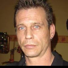 Le #TGV Sud-Est est un train à grande vitesse construit par Alstom en  partenariat avec Francorail-MTE et exploité par la #SNCF. Il se distingue  au premier coup d'œil par sa livrée orange