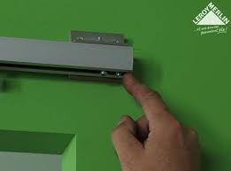 Puedes comprarlas ya equipadas con conectores y lanza, y así ahorrar. Comment Poser Une Porte Interieure Coulissante En Applique Leroy Merlin