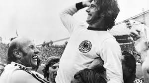 Indigestion, heartburn, acid reflux, gerd. Gerd Muller Wird 70 Tore Titel Triumphe Und Tragodien Fussball Stuttgarter Nachrichten
