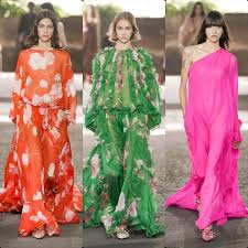 Reviews there are no reviews yet. Valentino Primavera Verao 2021 Milao Runway Magazine Official