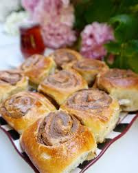 Bu Sabah Sile De Kus Civiltilari Icinde Erkenden Uyandim Ve Evdekiler Uyurken Onlara Kahvalti Icin Surpriz Hashasli Corek Yaptim Firin Food Breakfast Desserts
