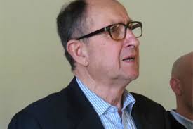 Présidentielle 2022. René André, ancien député-maire d'Avranches appelle à  voter Emmanuel Macron