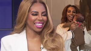 'The Real Housewives of Potomac' alum Candiace Dillard Bassett sits down  with ET to talk her new single, 'How Do You Live?,' out now.