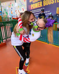Asked if she had planned to come out publicly, jojo claimed that when she was making her tiktok dance video with her friends in the pride house she quickly. Jojo Siwa Shows Off Her Girlfriend Kylie Prew In Adorable Tiktok