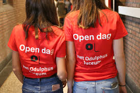 Vooral op middelbare scholen geven nog veel leraren offline les. Open Dag 10 Januari 2021 Het Odulphuslyceum