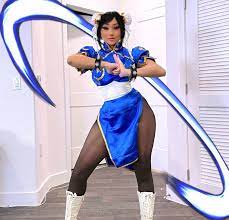 Fortnite's Chun-Li Comes Out Swinging in Awesome Cosplay