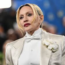 Grammy 2025: i beauty look dal fattore WOW, tra audacia e glamour