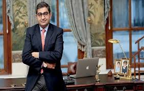 Sezgin baran korkmaz'ın yönetim kurulu başkanı olduğu holding. Sezgin Baran Korkmaz Avusturya Da Tutuklandi Tr724