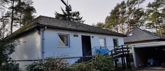 Wer sich unsicher ist, ob sein haus asbest enthält, sollte das baujahr beachten. Sanierung Fertighaus Luchsweg 23 31303 Burgdorf Isut De