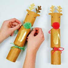 Christmas Crackers Knallbonbons Diy Rentier Zum Selber Basteln Und Befullen Verpackung Weihnachten Diy Geschenke Basteln Basteln Weihnachten