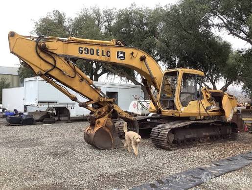 John Deere 690E Excavator