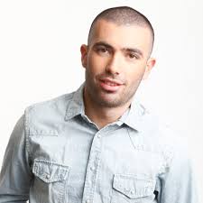 Listen to עומר אדם