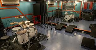 株式会社モビーディック様 赤鬼スタジオ にTurbosound TFM152M とLAB.GRUPPEN IPX 2400が採用されました。 |  ビーテック株式会社