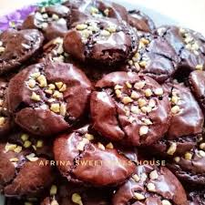 Actually brownies jika dibuat mengikut teknik yang betul memang akan menghasilkan permukaan yang sedikit berkedut, shining dan crack. Buy 60pcs Brownies Cookies Premium Chocolate Biskut Brownies Kedut Seetracker Malaysia