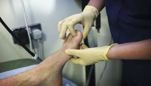 مراحل وأسباب وأنواع الغرغرينا