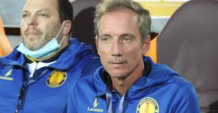 Alexandre Santos conduz o Petro de Luanda ao bicampeonato em Angola