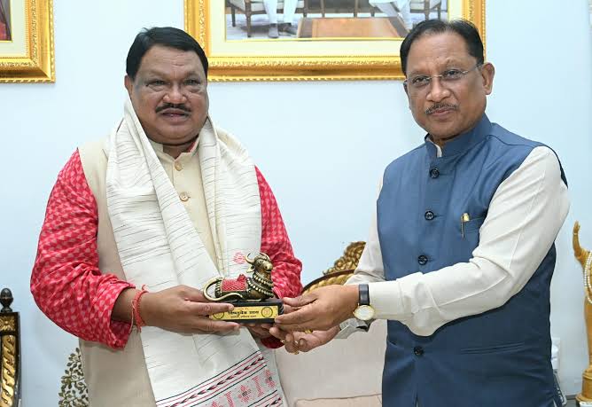 मुख्यमंत्री श्री साय से केंद्रीय जनजातीय कार्य मंत्री श्री जुएल ओराम ने की सौजन्य मुलाकात - Chhattisgarh Vishesh