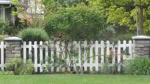 House Stalking Fence And Stone Pillars Stone Pillars Cottage Garden Pillars