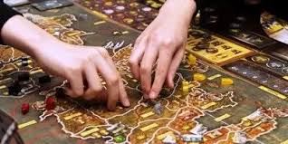 Como líder, deberá armar la estrategia del turno planificando los refuerzos, ataques, movimientos y uso de sus cartas especiales. Los 10 Mejores Juegos De Mesa De Guerra O Wargames De 2021