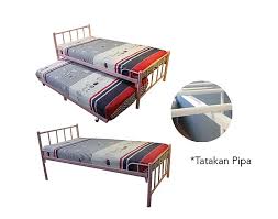 Tempat tidur dengan kanopi ©pinterest 7 Rekomendasi Ranjang Besi Minimalis Dengan Harga Terjangkau Dijamin Kuat Tahan Lama Rumah123 Com