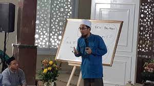 (lahir di pandeglang, banten, 11 september 1984) adalah seorang ustadz adi hidayat lc ma menjelaskan agar hati hati terhadap aliran kebatinan karena termasuk bid'ah cara meluruskan aqidah teman atau saudara yang sedang tersesat masuk aliran syi'ah. Profil Ustaz Adi Hidayat Penceramah Yang Cerdas Sejak Kecil Lifestyle Liputan6 Com