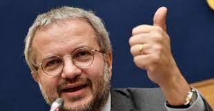 Parla di futuro per provare a rimanere lì. Chi E Borghi L Economista Della Lega Che Ha Fatto Colare A Picco L Euro Il Sole 24 Ore