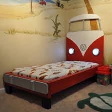 Vw Bus Toddler Bed Made By My Husband And I Quartos Tematicos Decoracao Quarto De Menino