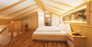 Unser hotel liegt inmitten satt grüner wiesen und wälder in vals oberhalb von mühlbach auf knapp 1.400 m höhe. Active Hotel In Welschnofen In The Dolomites Hotel Schonwald