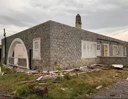 The place has lots of flowers; Bangunan Bersejarah Bukit Fraser Dirobohkan Untuk Pembangunan